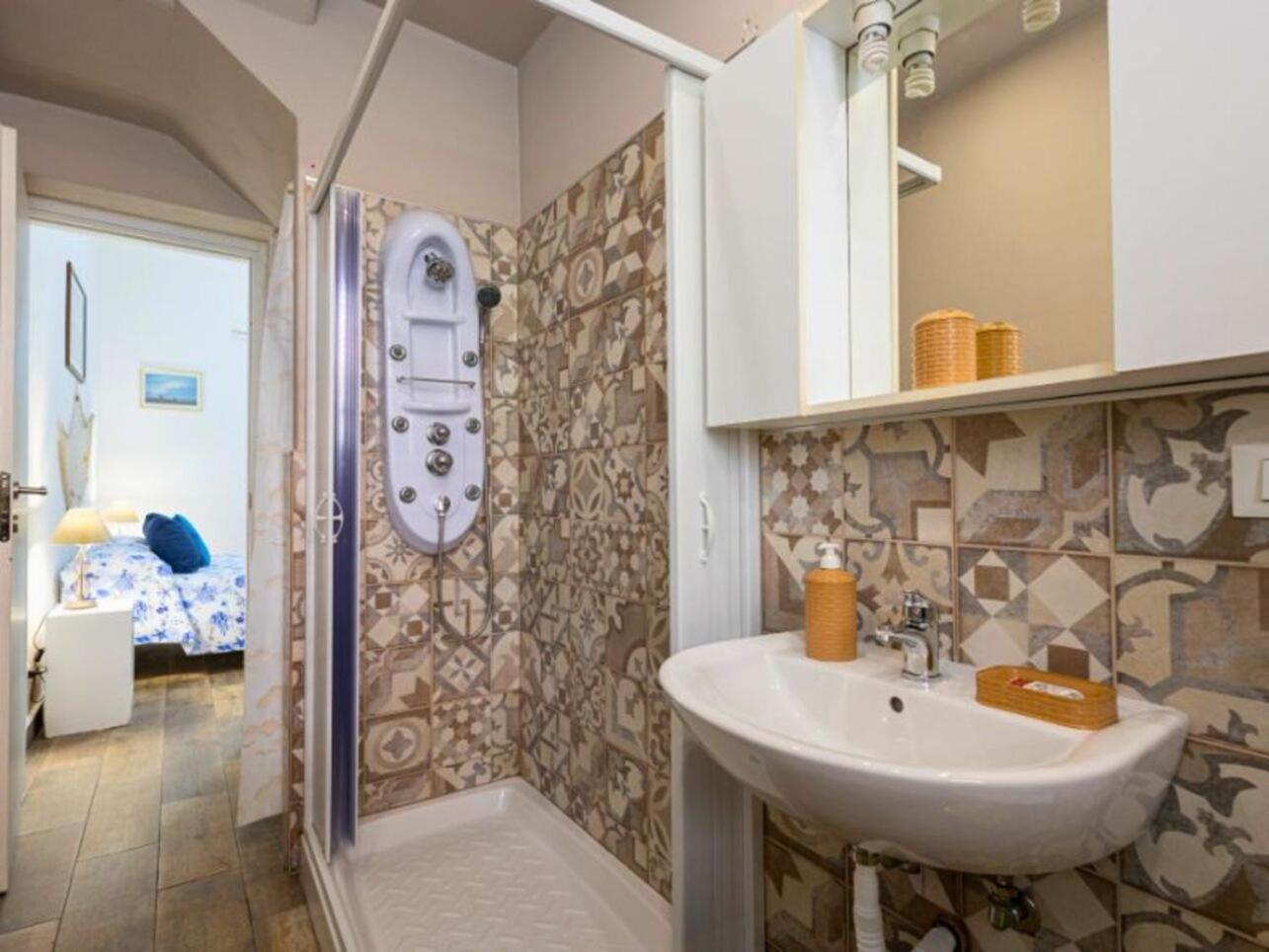 Lovely Apartment In Palermo-Sferracavallo Екстериор снимка